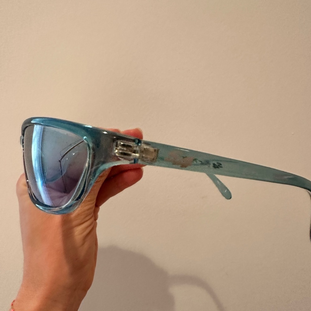 Vintage baby blue sunglasses - Picture 3 of 4